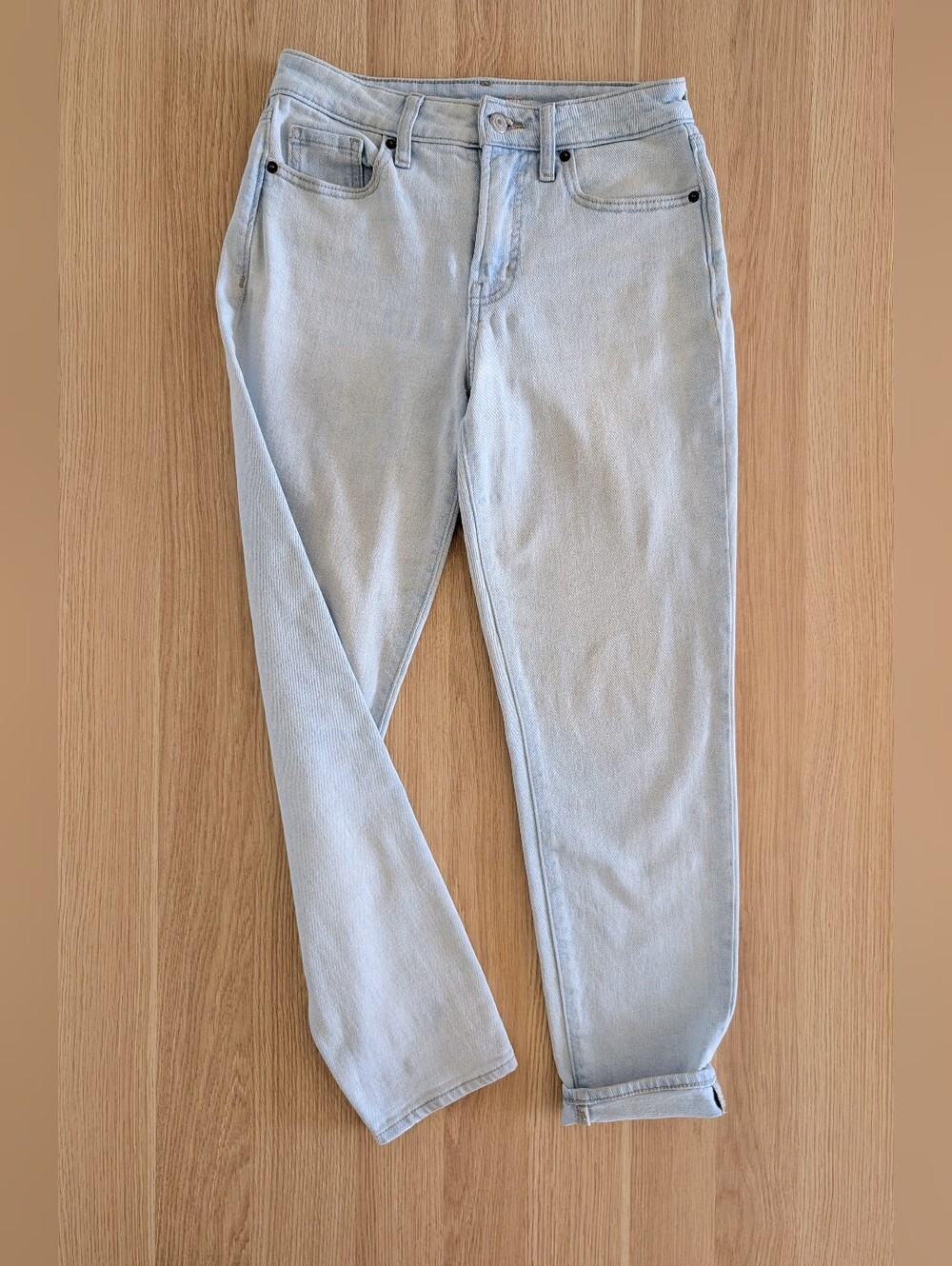 High-Rise Jeans - Light Wash